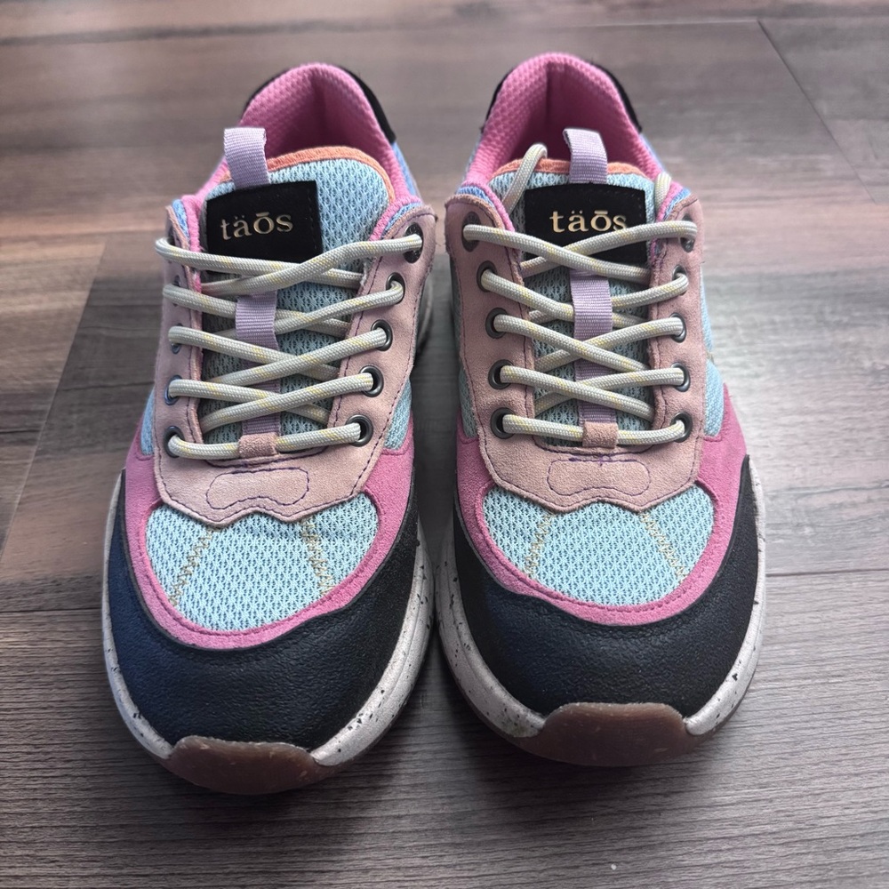 Taos Women’s Advance Sneaker